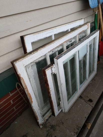 5 wood framed windows for crafts