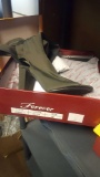 NEW Forever boots size 8 and 1/2