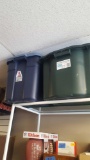 Storage totes with lids