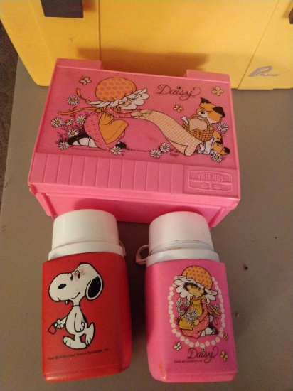 Vintage Daisy lunch box and thermos