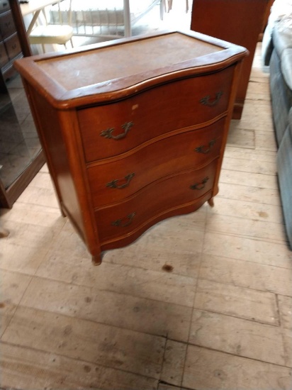 Small 3 drawer dresser