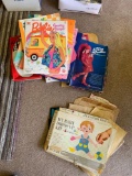 Lot of vintage paper dolls