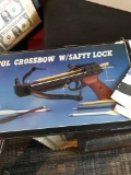 Pistol crossbow w/safety lock