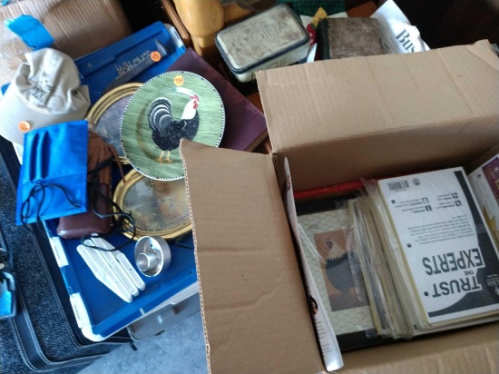 Box of miscellaneous yard sale items