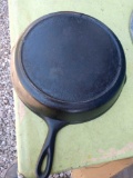 10-in cast iron pan