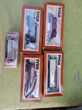 Five new Tyco HO train cars
