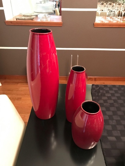 Matching pier 1 red vases