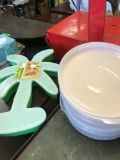 Plastic plastic Rubbermaid bowls and pineapple tree servette