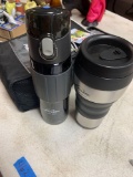 Travel coffee mugs with insulated bag