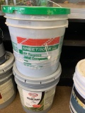 5 gallon bucket of white ceiling paint unopened