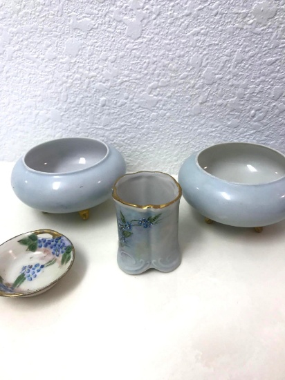 B1 Powder dishes for dresser