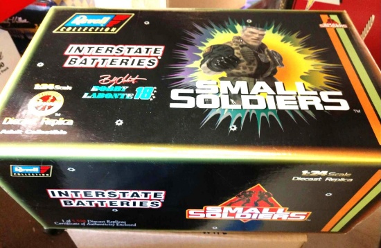 Revell 124th scale small soldiers interstate batteries Bobby labonte diecast car