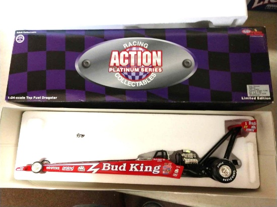 Racing actions 124th scale Kenny Bernstein top fuel dragster