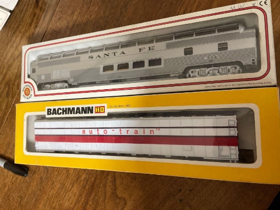 2 Bachmann Ho scale train