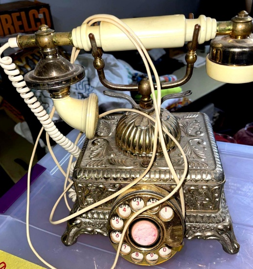 French dial phone