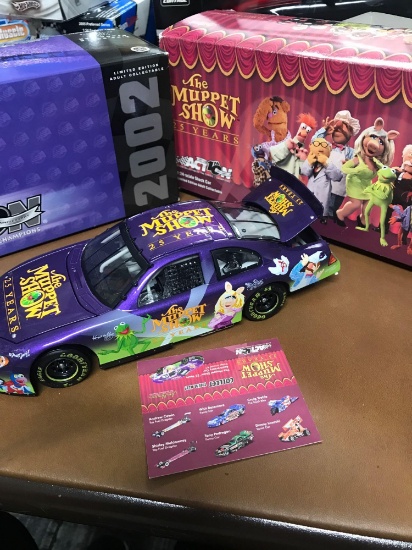 Action The Muppet Show 25th anniversary car 2002 Intrepid R/T limited edition 1/24