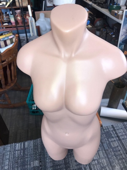 mannequin woman half size