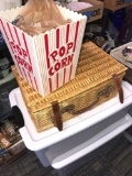 popcorn containers/Picnic basket