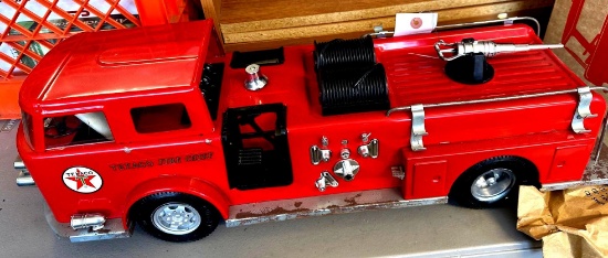 large early Buddy L Texaco fire truck with box