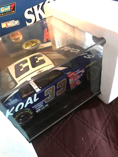 Revell Ken Schrader 33 Skoal racing 1/24 scale Nascar stock car | Art,  Antiques & Collectibles Toys Diecast & Toy Vehicles | Online Auctions |  Proxibid