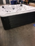 Strong spas Hot tub bring help to load
