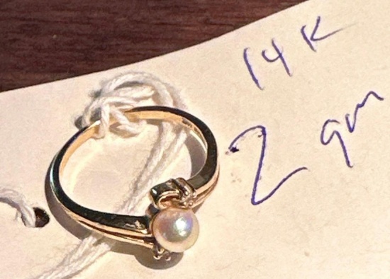 14 karat 2 g gold ring with pearl