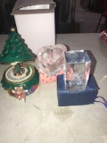 Musical Christmas tree/crystal angel/dish