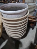 10 24-in plastic planters
