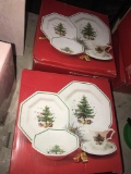 4- 5pc. settings place settings Christmastime Nikko