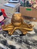 gold color frog statue
