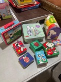 8 Snoopy empty tins