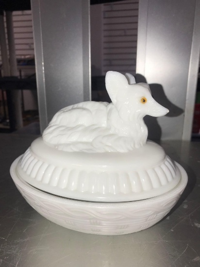 Westmoreland Fox white covered dish