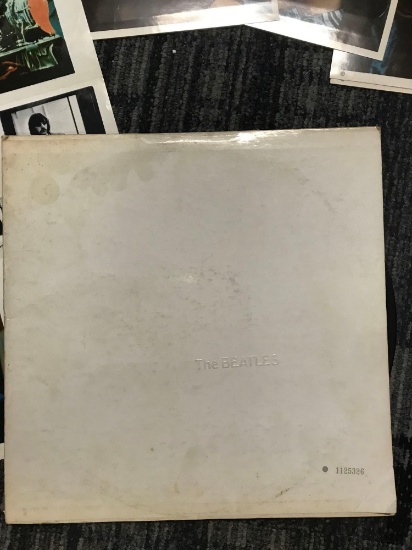 vintage Beatles white album with 4- pictures/poster stereo SWBO 101
