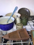Vintage graiteware/tin teapots/pie pan