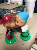 Vintage kissing couple made in Hong kong