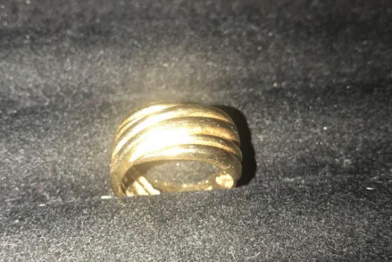 14kt gold band ring 4.7 grams