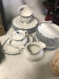 23 pieces Royal Doulton england old colony dishes