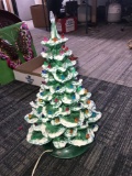Musical ceramic Christmas tree 8 1/2 inch tall