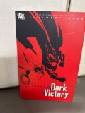 DC comics Batman dark victory book copyright 2001 condition