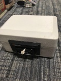 Sentry fire-safe keepsake 1150 with keys