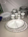 41- Noritake Harwyn dishes 6904