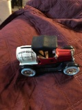 Ertl 1918 Ford Model T runabout Anheuser Busch Inc. die cast bank