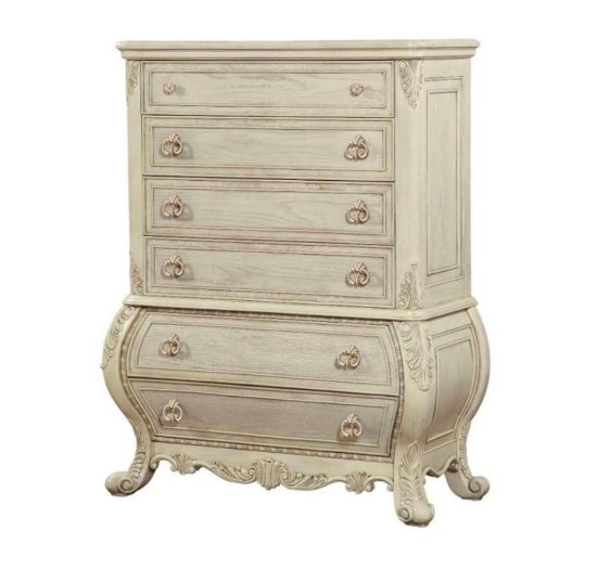 Chest of drawers.