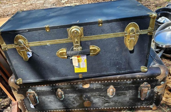 2 travel chests