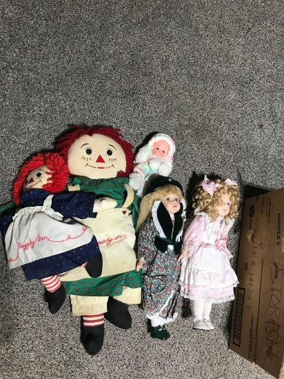 LB-2- raggedy Ann dolls2- porcelain dolls