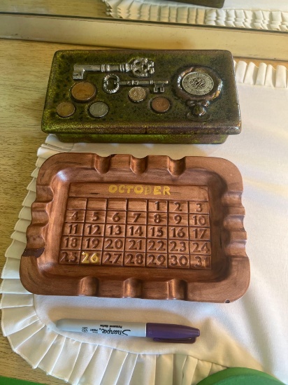 jewelry trinket box and tray B1