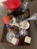 Knickknack lot
