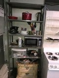 Contents/pots/pans/miscellaneous items