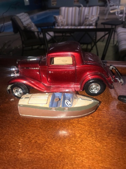 1932 Ford coupe 1/24 scale & boat -pool room