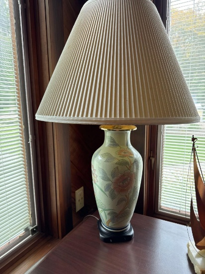 29 in lamp - office